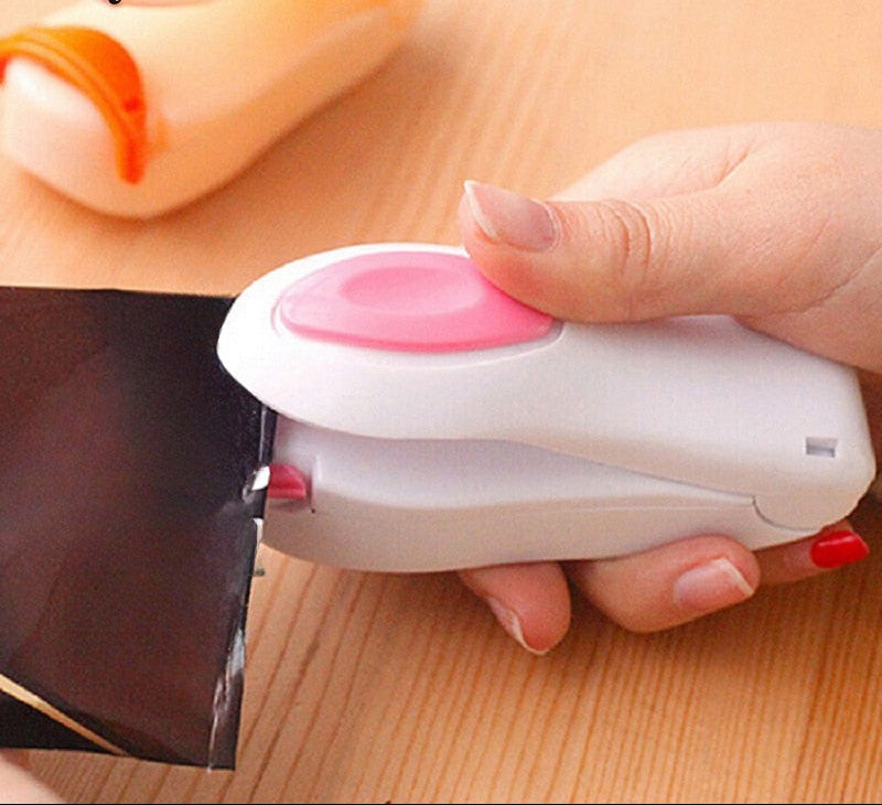 Kitchen Accessories Tools Mini Portable Food Clip Heat Sealing Machine Sealer Home Snack Bag Sealer Kitchen Gadget Item